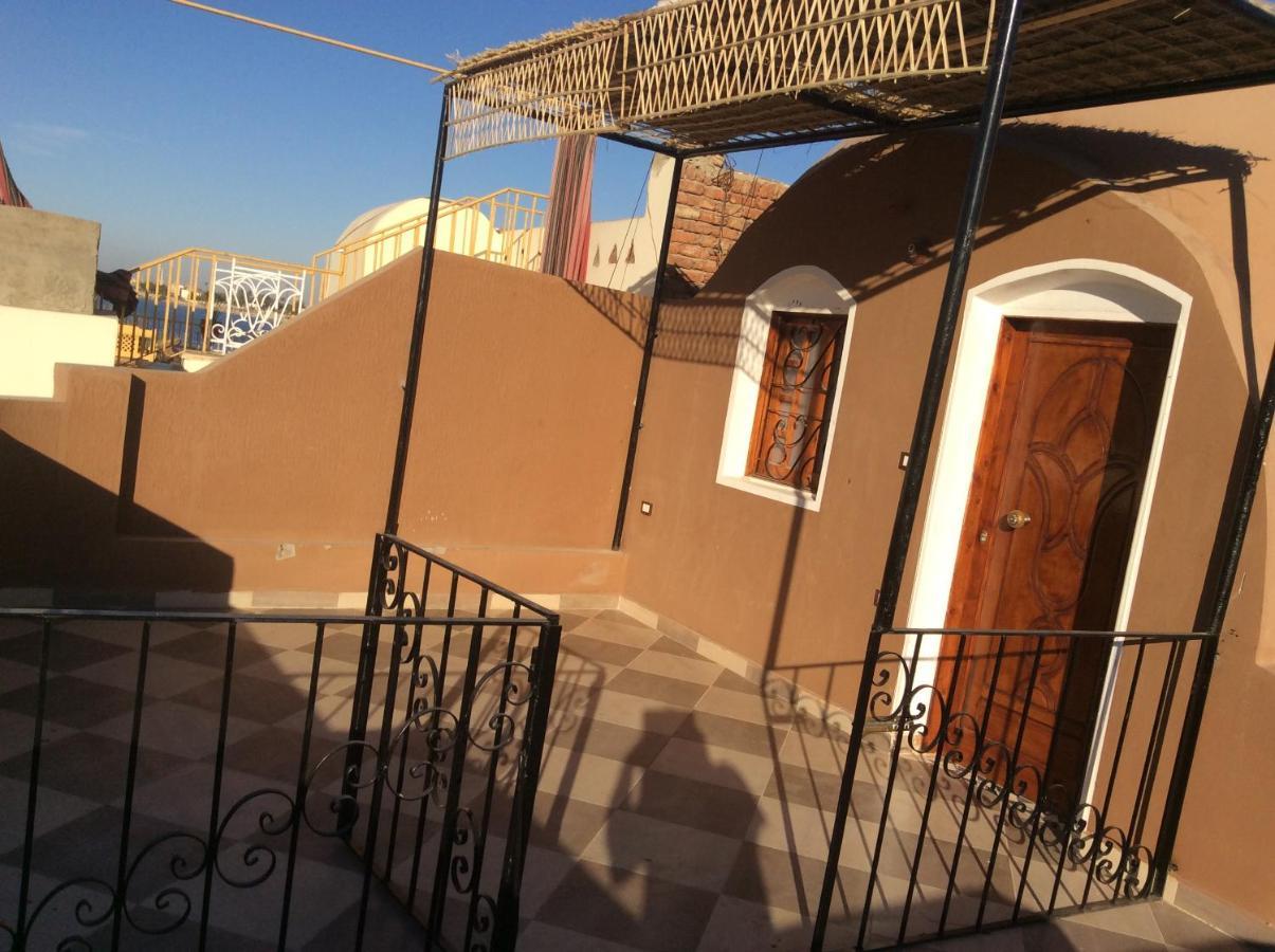דירות לוקסור The Brown House מראה חיצוני תמונה