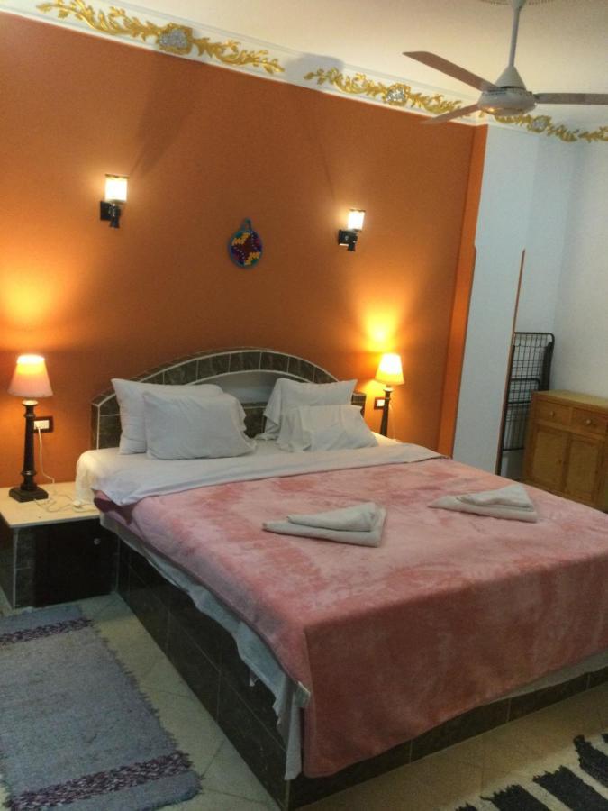 דירות לוקסור The Brown House מראה חיצוני תמונה