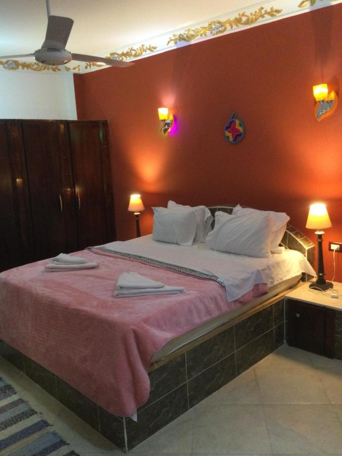 דירות לוקסור The Brown House מראה חיצוני תמונה