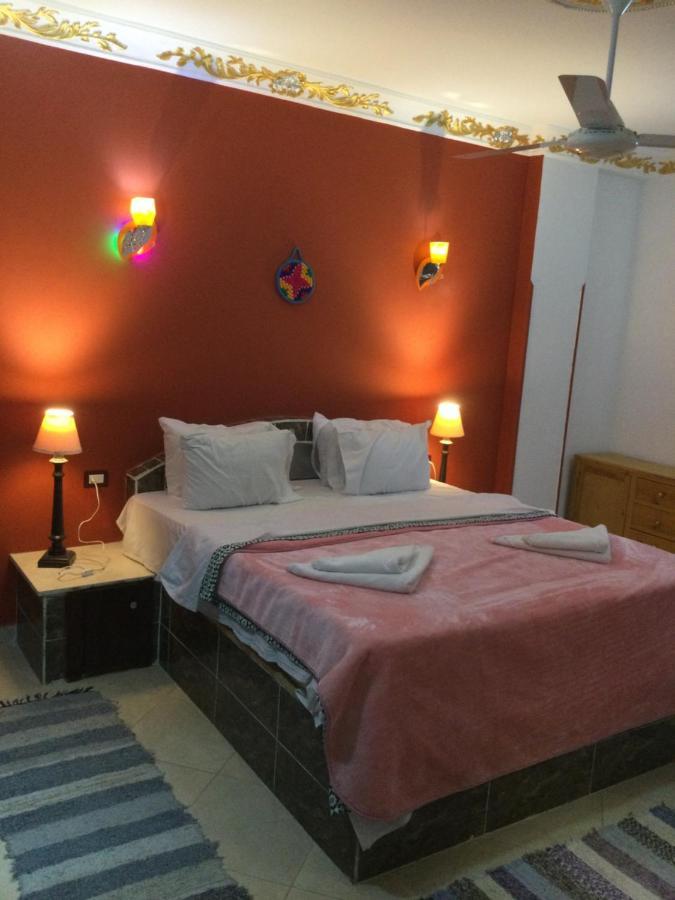 דירות לוקסור The Brown House מראה חיצוני תמונה