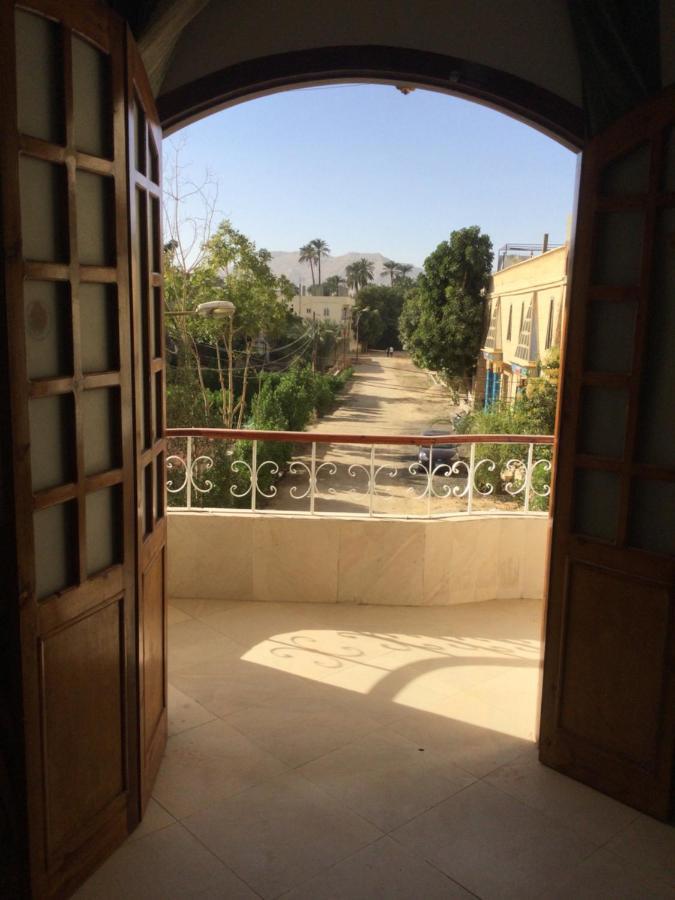 דירות לוקסור The Brown House מראה חיצוני תמונה