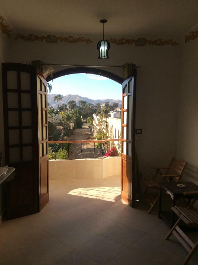 דירות לוקסור The Brown House מראה חיצוני תמונה